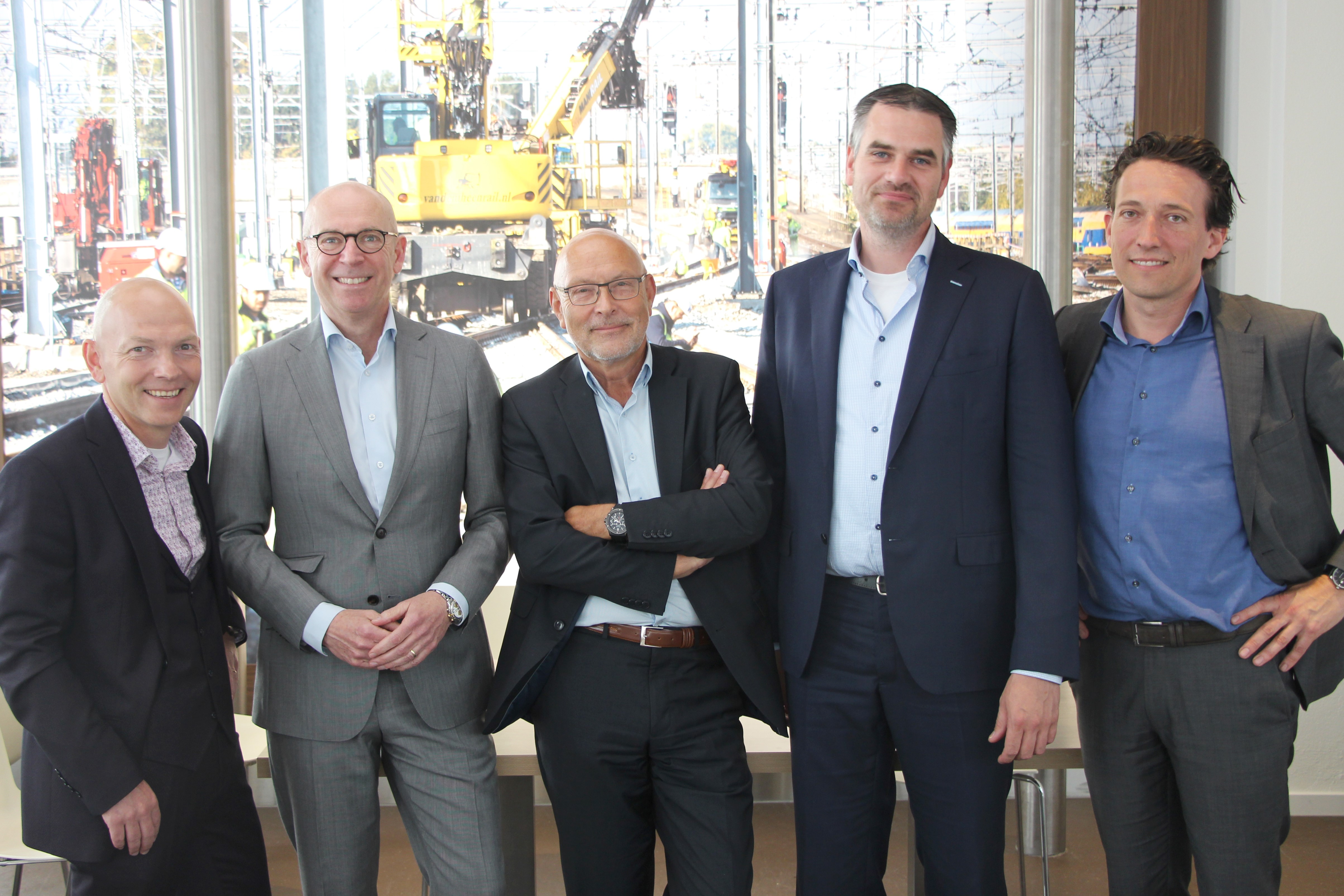 Vlnr Roeland van Roij (HEYDAY), Bob Mols (HEYDAY), Ap van de Voort (ProRail), Ivo Olde Meule (Unica), Kees van Oosteren (Strukton Worksphere).
