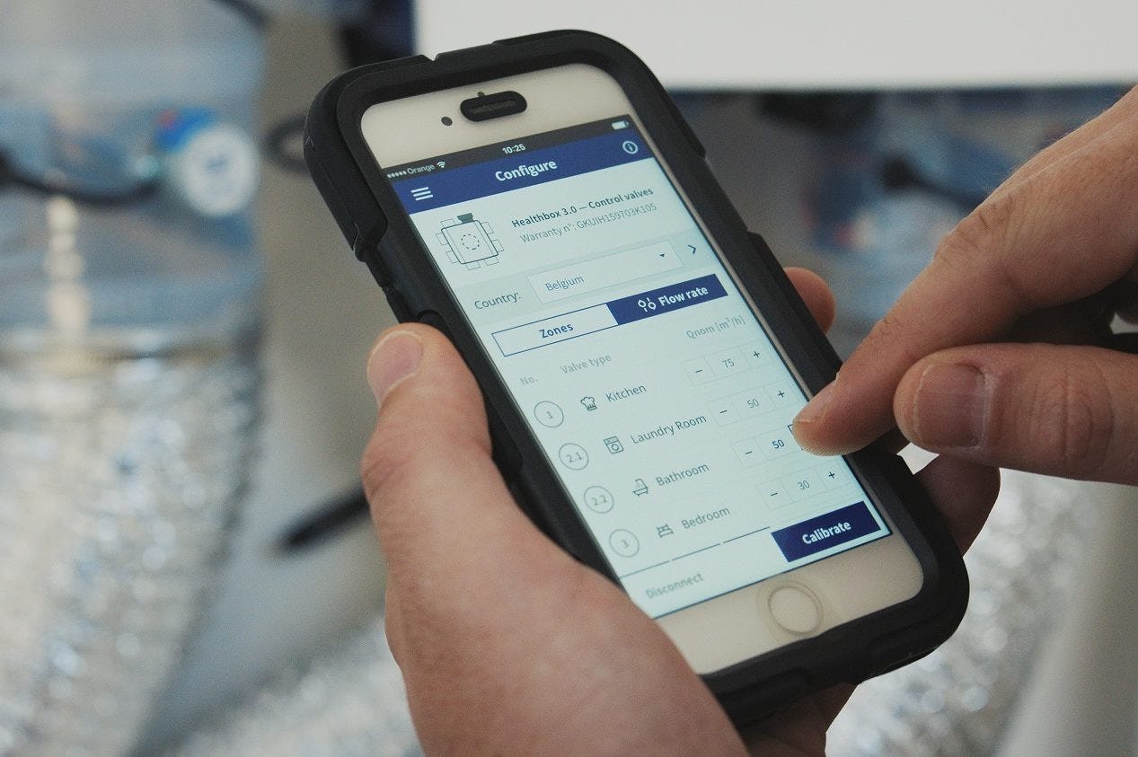 De internetverbinding van de Healthbox 3.0 kan zowel via een ethernetkabel als over het wifi-netwerk lopen. Foto: Renson