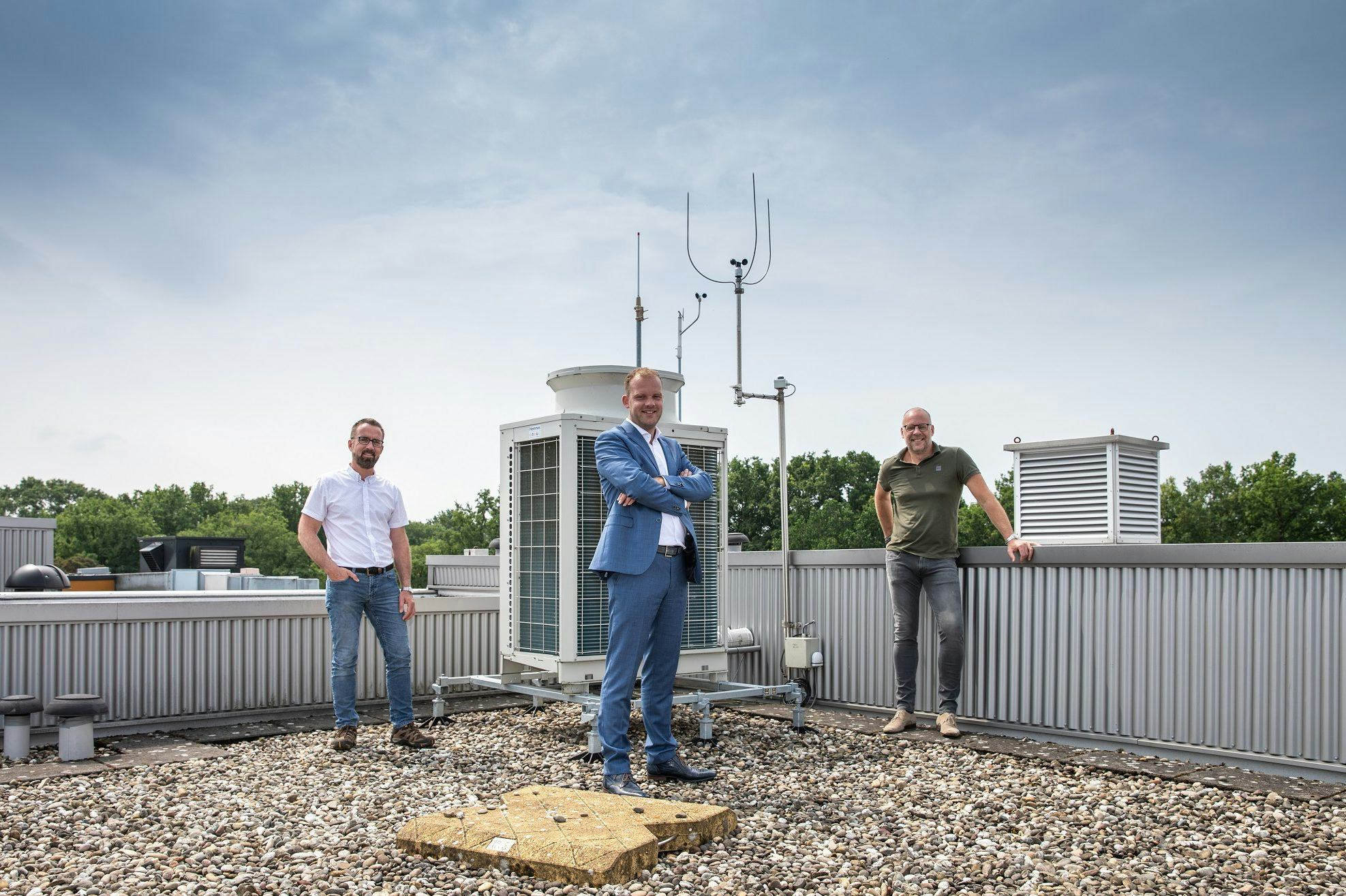 Van links naar rechts: Marcel Jonkman van Zorggroep Tangenborgh, Gert Veurink van Alklima en Wim Hemmes van Hemmes Installatietechniek.