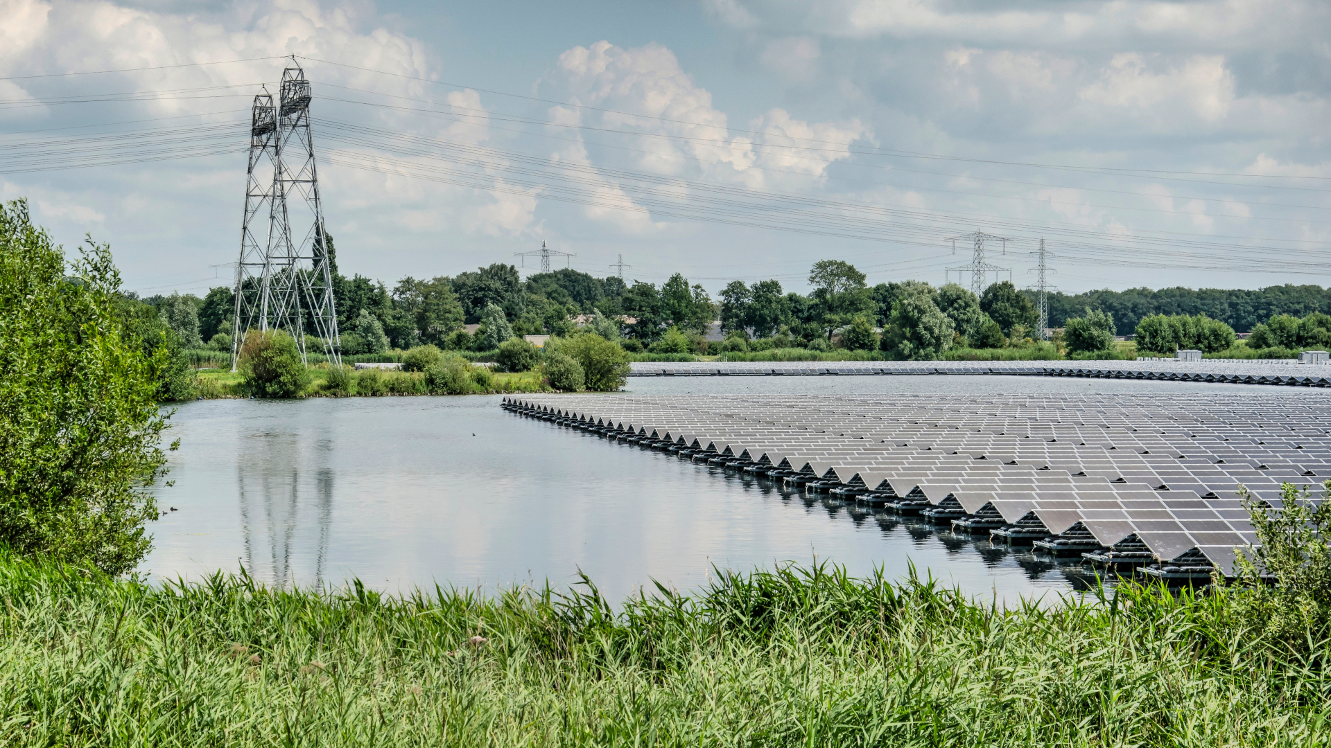 Drijvende zonneweide op Sekdoornse Plas bij Zwolle
