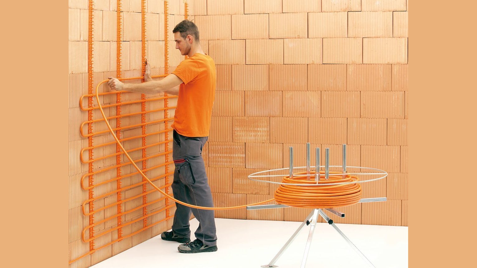 Variotherm buisregisters verdeeld mbv kunststof rails (met dank aan Technea)