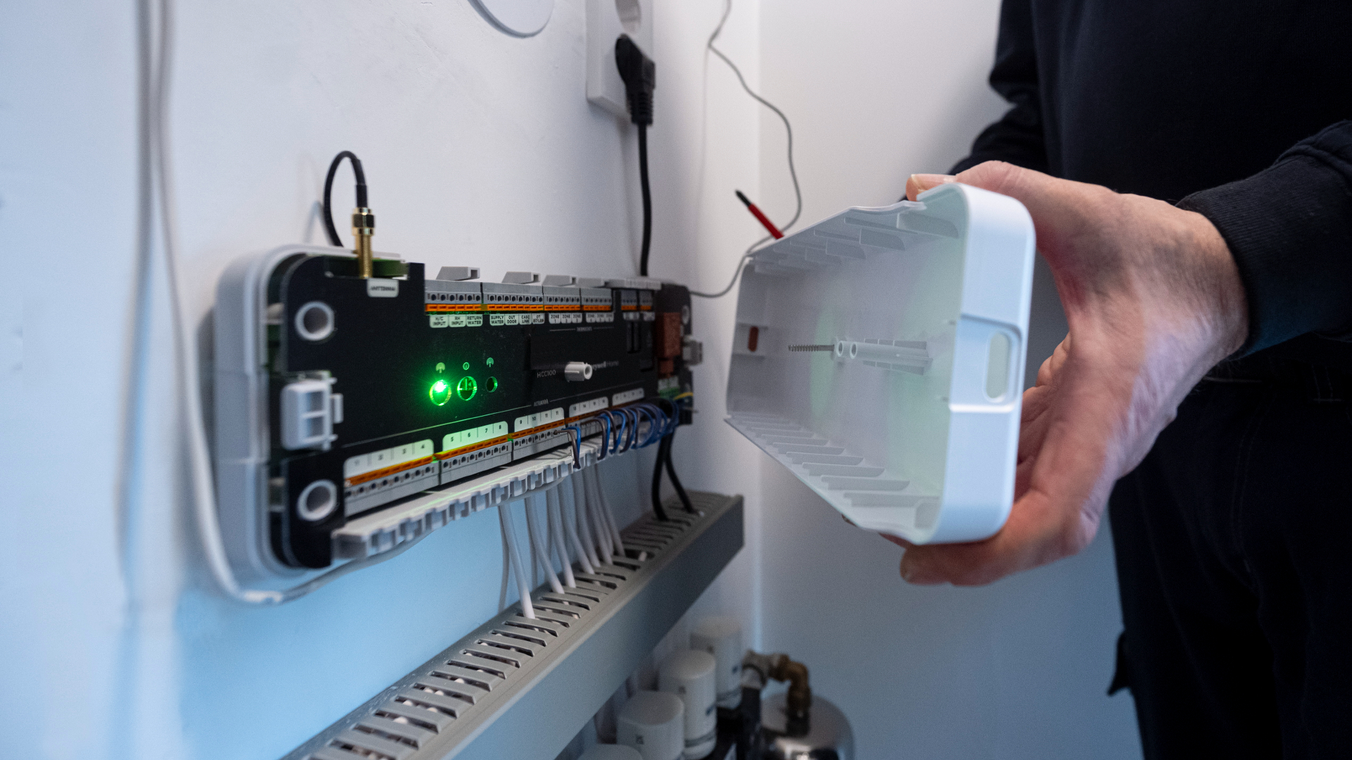 Resideo HCC100 vloercomfortregelaar - foto: Resideo