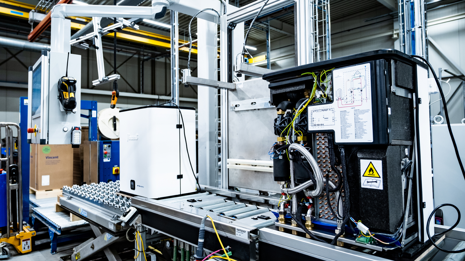 Eindteststation van productielijn Vincent bij Itho Daalderop in Tiel