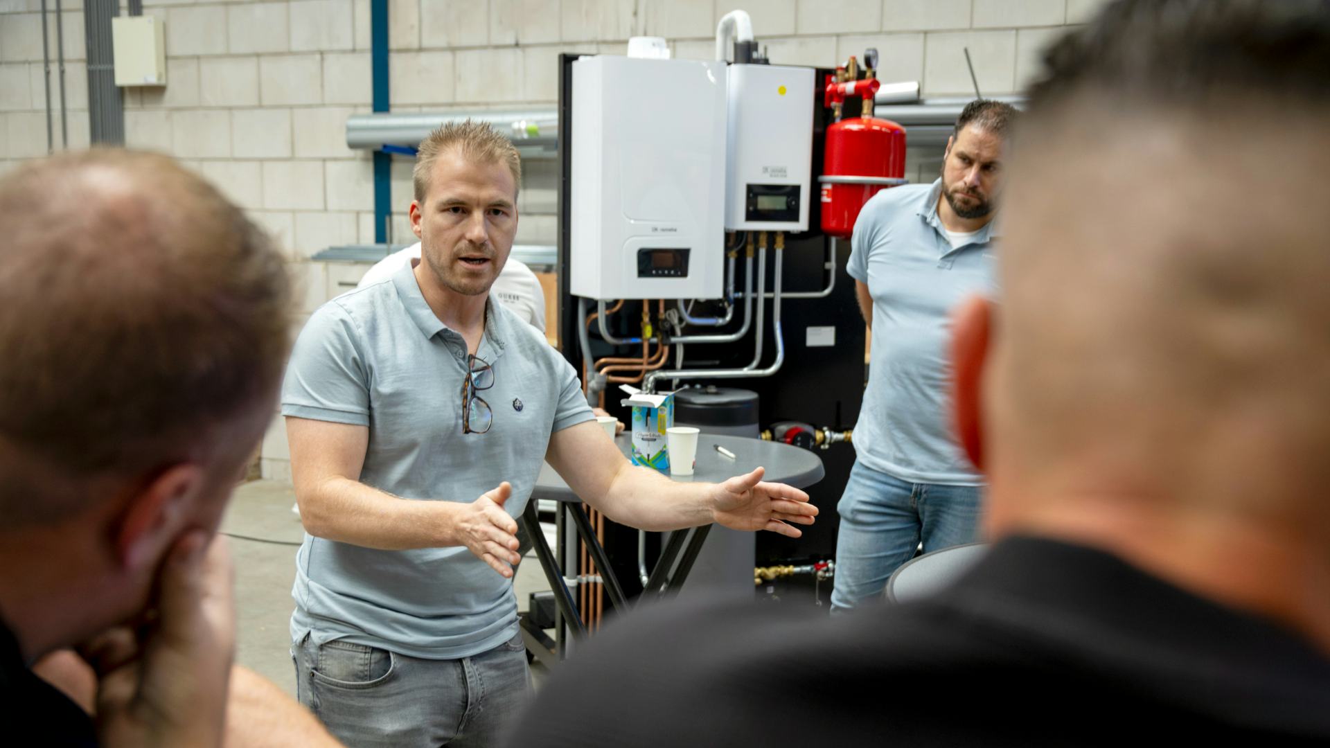 Monteurs vinden warmtepompen installeren uitdagend en afwisselend - beeld: TDI