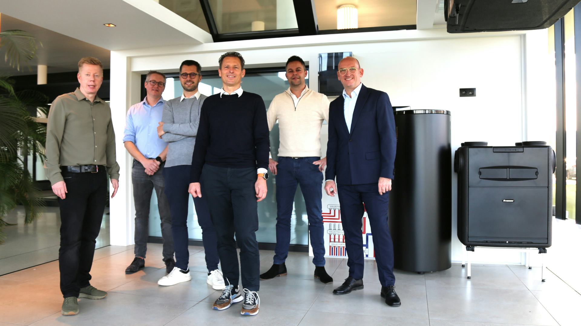 Foto (vlnr): Ivo Hanssen (Interduct), Pieterjan Platteeuw (Renson), Dries Breyne (Renson), Rino De Muelenaere (Renson), Jeroen Hendriksen (AirTotaal Group), Pieter van Loon (Renson)