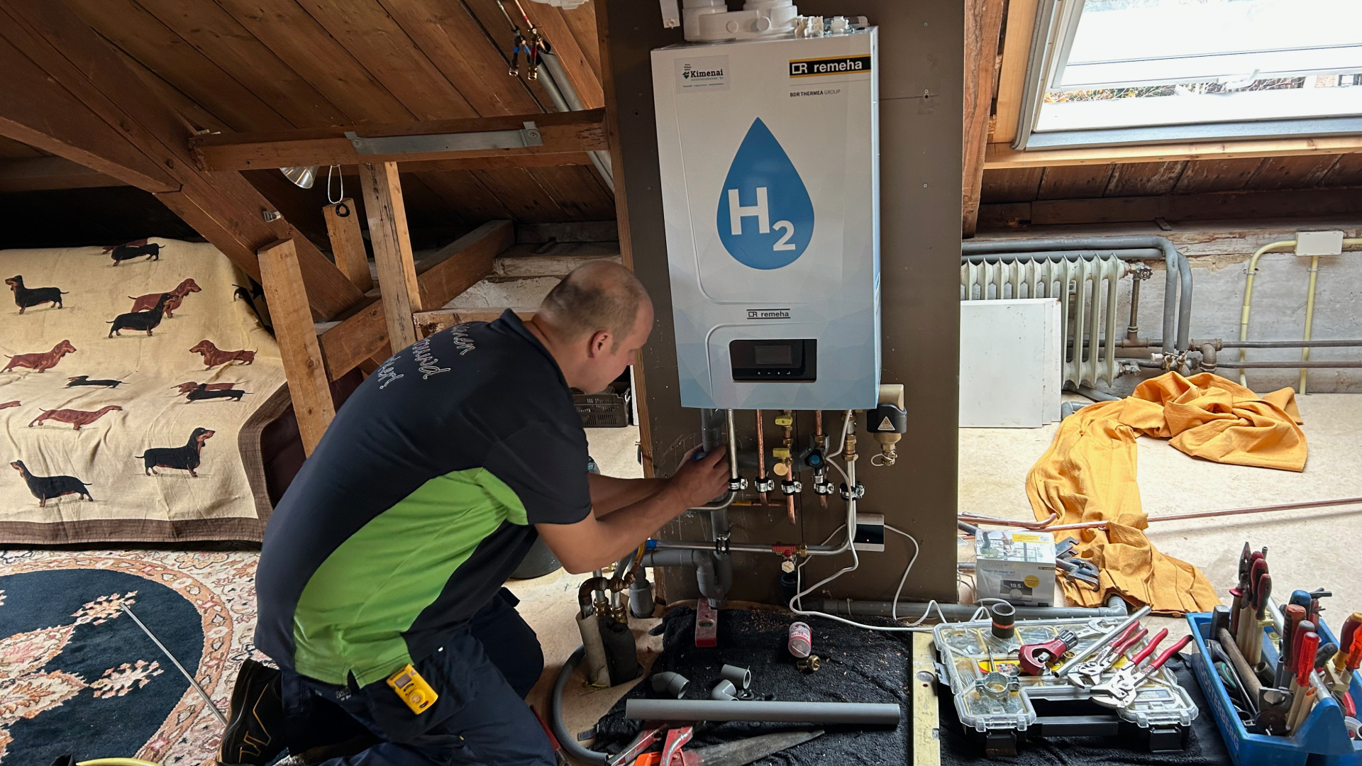 Installatie van een hr-ketel op waterstof in Lochem, foto: Maarten Legius