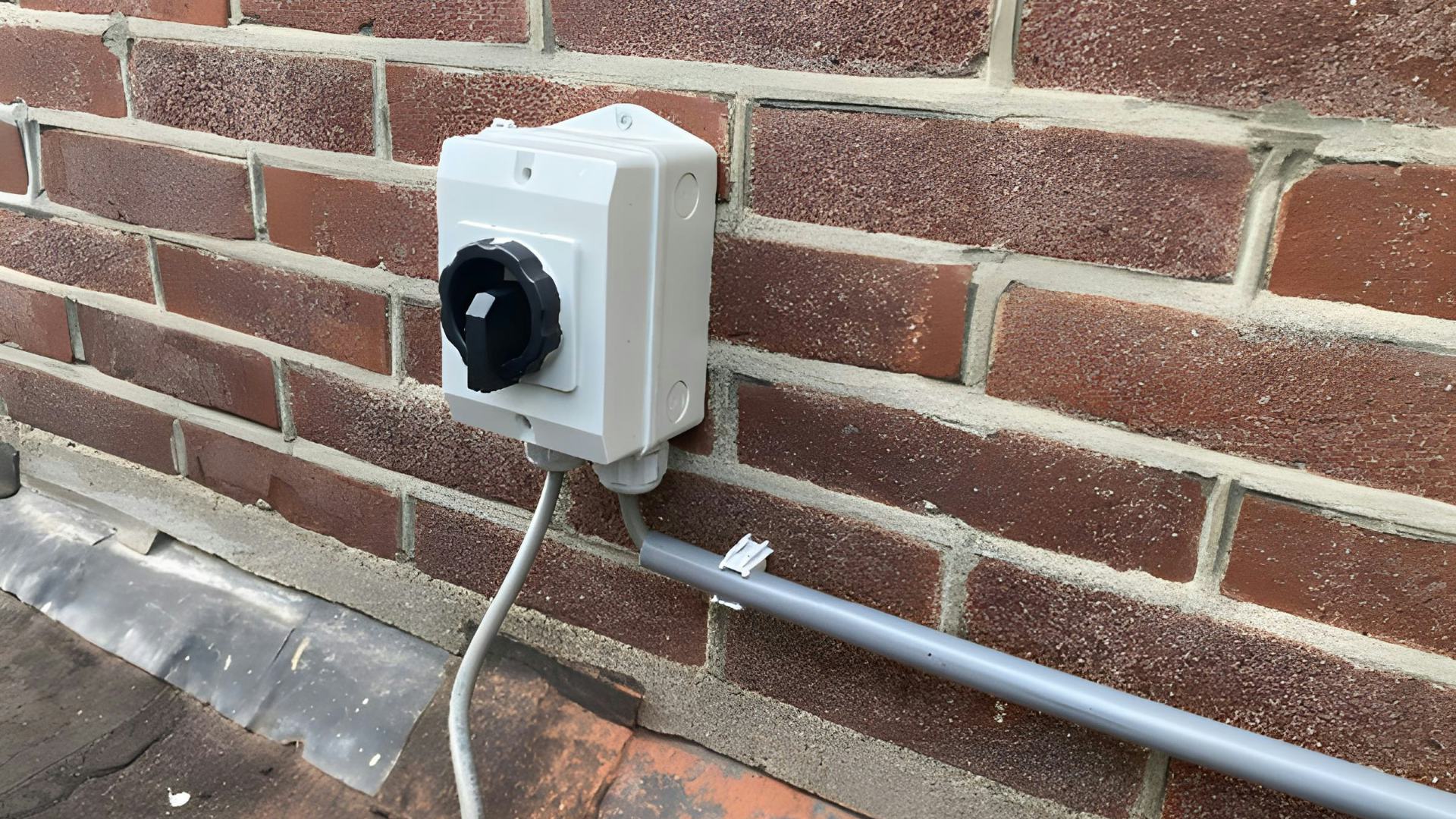 Werkschakelaar - foto: WarmtepompMeesters.nl 