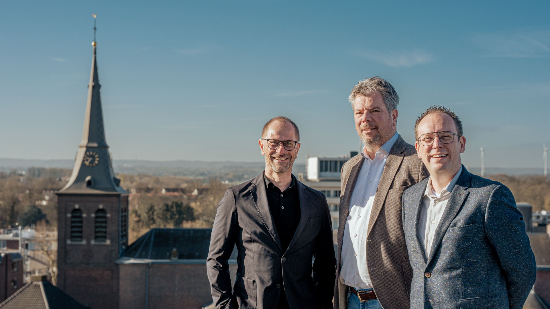 V.l.n.r.: Erwin Berendsen (Group Commercial Director Hanab), Frank Verbruggen (Directeur Regio Zuid Hanab Installation Technology) en Luc Ploum (Directeur A. Ploem & Zn.)