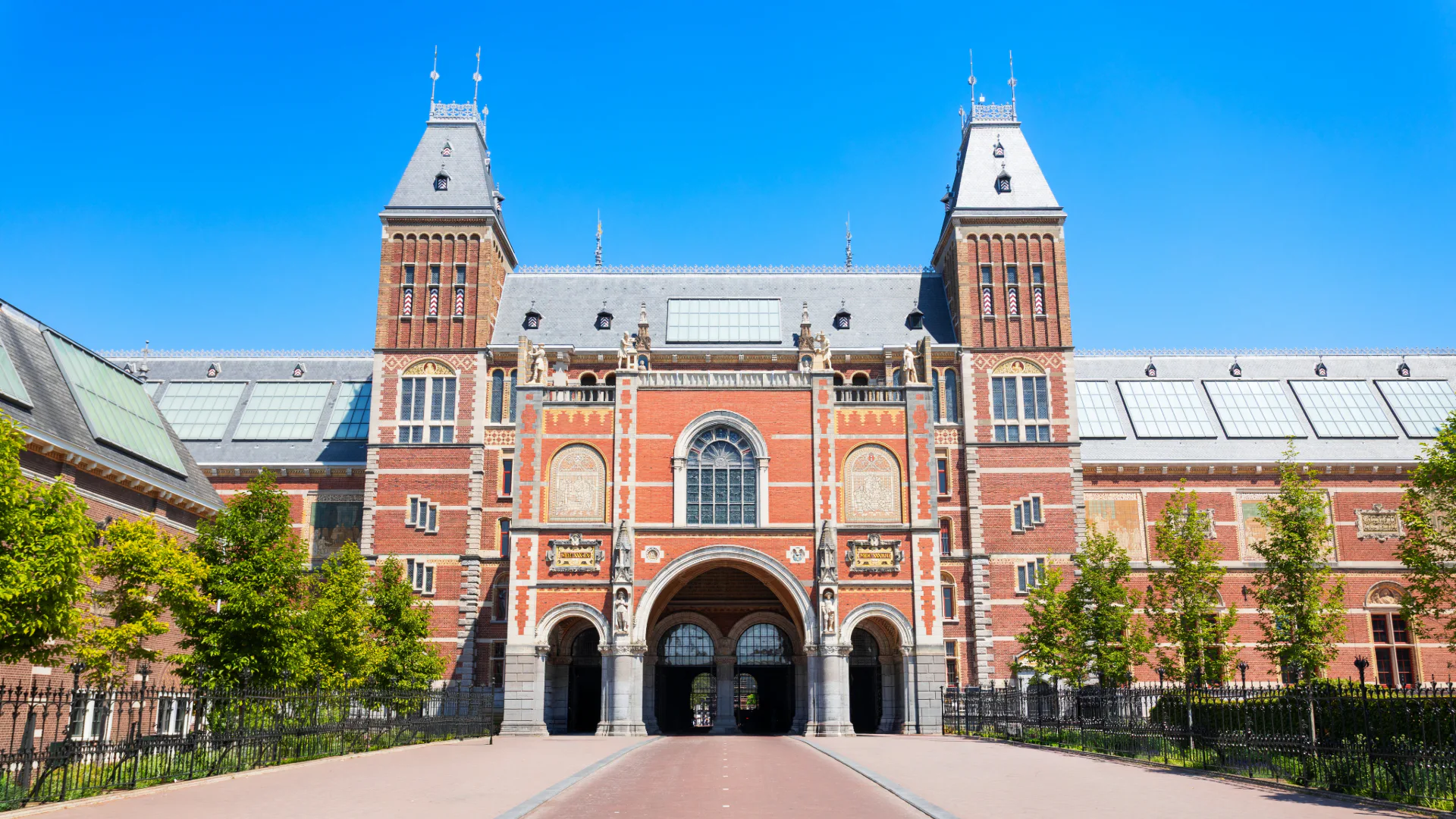 Het Rijksmuseum is maar een van de vele gebouwen die het RVB beheert. Foto: saiko3p/Shutterstock.com