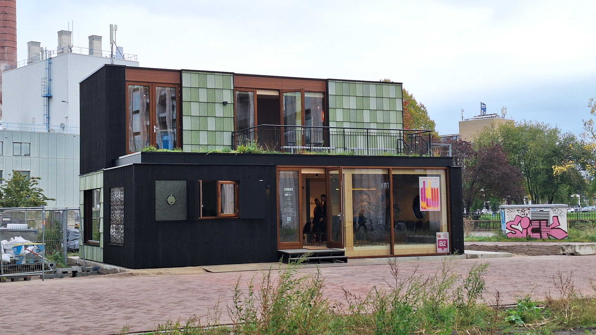 Circulair, losmaakbaar en modulair paviljoen BLOK met PVT-warmtepomp - foto: Margo van Voskuilen
