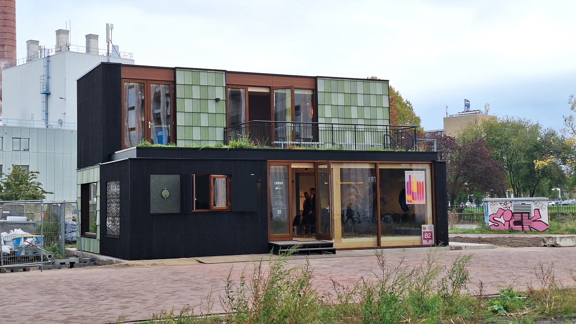 Circulair, losmaakbaar en modulair paviljoen BLOK met PVT-warmtepomp - foto: Margo van Voskuilen